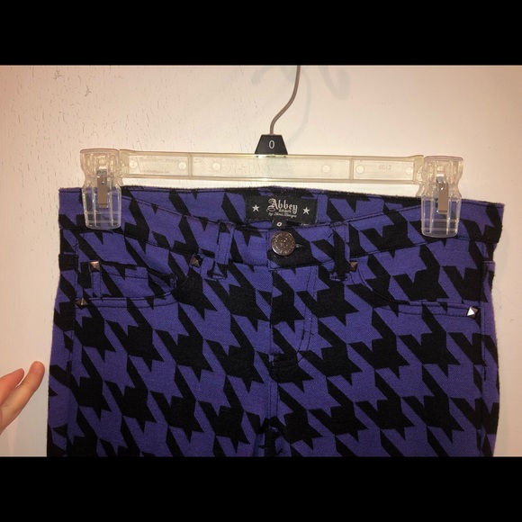 TO BE DONATED - Picture 3 of 8